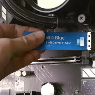 Western Digital WDS200T3B0E-00CHF0 internal solid state drive 2 TB M.2 PCI Express 4.0 NVMe