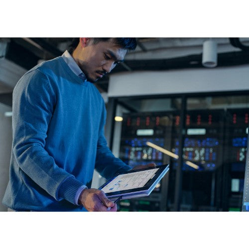 HP EliteBook 8 Flip G1i 13 inch Notebook AI PC Wolf Pro Security Edition Intel Core Ultra 7