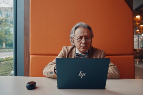 HP Poly Voyager Free 60 UC M Carbon Black Earbuds +BT700 USB-C Adapter +Basic Charge Case