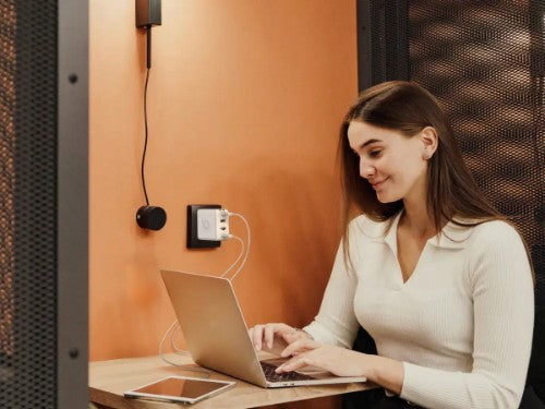 AVerMedia GC313 Universal White AC Fast charging Indoor