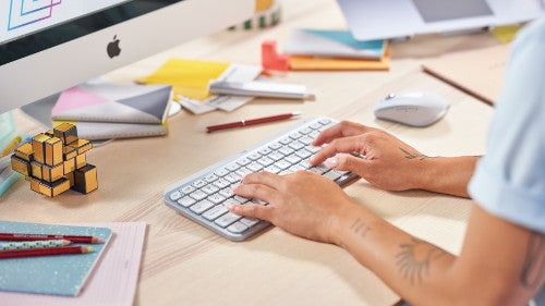 Logitech 920-010473 keyboard Universal RF Wireless + Bluetooth QWERTY US English Aluminum, White