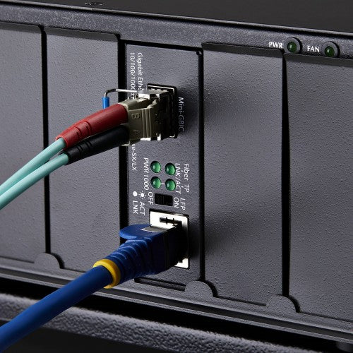 StarTech.com MCM1110SMLC40 network media converter 2000 Mbit/s 1310 nm Single-mode Black