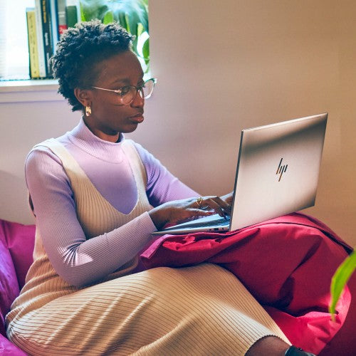 HP ZBook Firefly G11 Intel Core Ultra 5 135U Mobile workstation 14" WUXGA 16 GB DDR5-SDRAM 256 GB SSD Wi-Fi 6E (802.11ax) Windows 11 Pro Silver