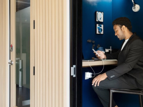 AVerMedia GC313Pro Universal White AC Fast charging Indoor