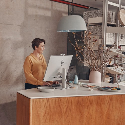 HP EliteOne 840 G9 Intel® Core™ i7 i7-13700 23.8" 1920 x 1080 pixels Touchscreen All-in-One PC 8 GB DDR5-SDRAM 256 GB SSD Windows 11 Pro Wi-Fi 6E (802.11ax) Silver