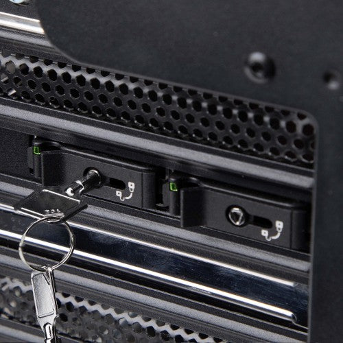 StarTech.com 2M2-REMOVABLE-PCIE drive bay panel Backplane Black