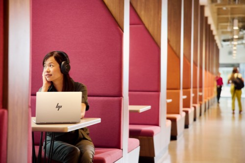 HP EliteBook 8 Flip G1i 13 inch Notebook AI PC Wolf Pro Security Edition Copilot+ PC Intel Core Ultra 7 265U Hybrid (2-in-1) 13.3" Touchscreen WUXGA 32 GB LPDDR5x-SDRAM 512 GB SSD Wi-Fi 7 (802.11be) Windows 11 Pro Silver