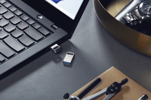 Kingston Technology DataTraveler Micro USB flash drive 256 GB USB Type-A 3.2 Gen 1 (3.1 Gen 1) Silver