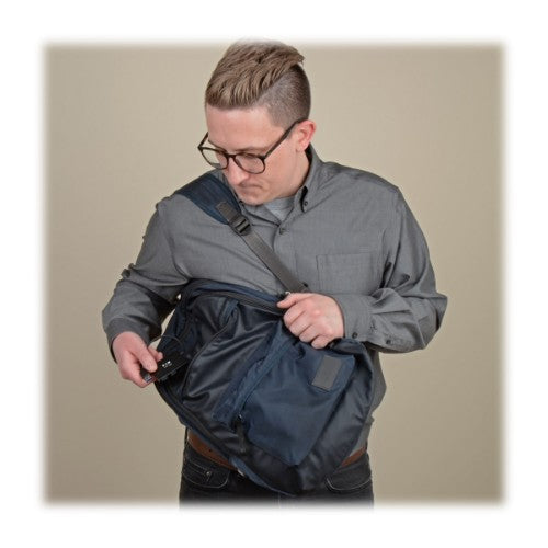 Tripp Lite U360-004-4A-AL interface hub USB 3.2 Gen 1 (3.1 Gen 1) Type-A 5000 Mbit/s Black